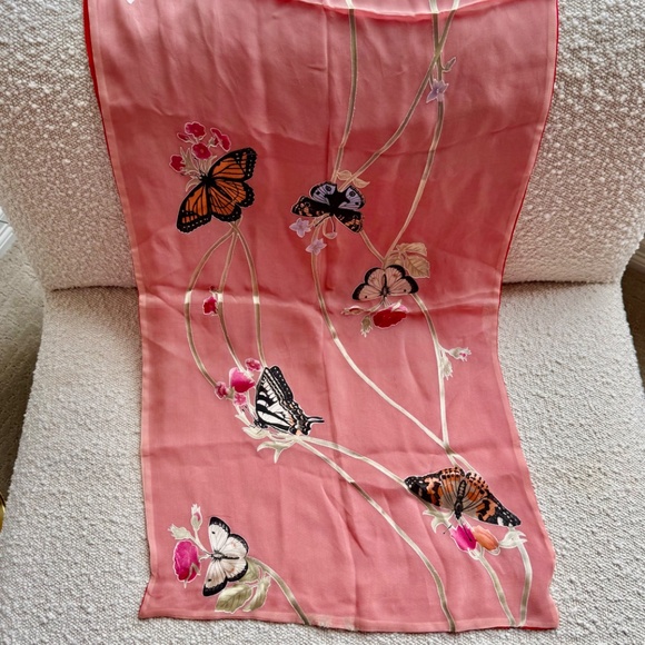 Beautiful MMA Butterfly Scarf made in Italy - Picture 2 of 6
